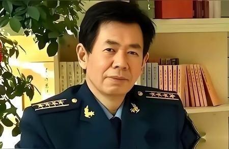 为啥敌人的包围会越围越紧？军事专家戴旭这话说得直白：外敌之所以敢三番五次踩咱们的
