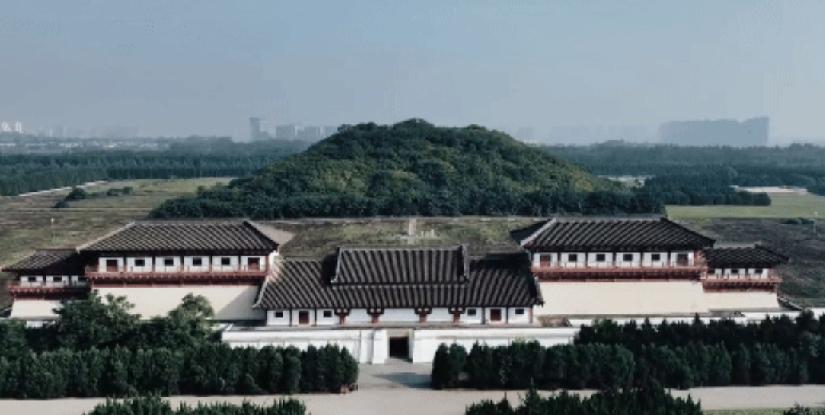 全球首座全地下遗址博物馆—汉景帝阳陵博物院的帝陵外藏坑保护展示厅正式开放。游客