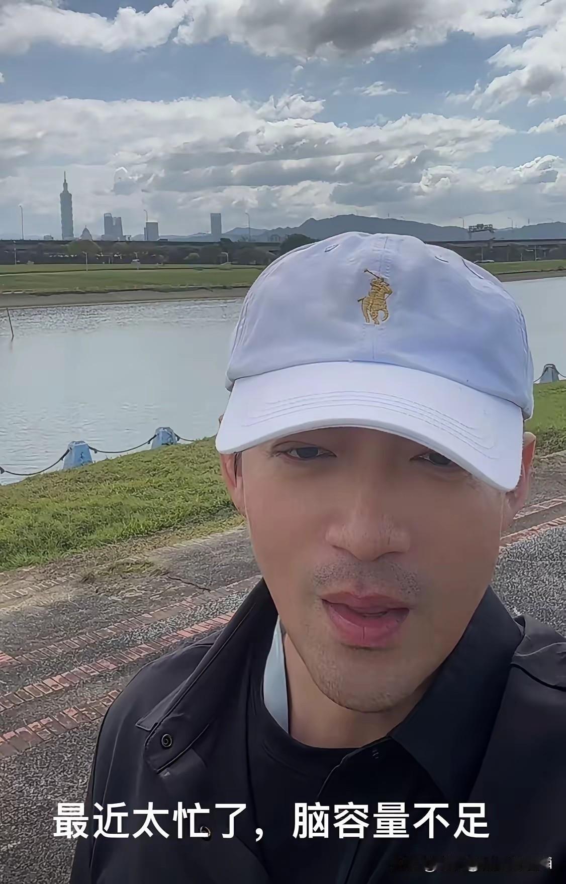 汪小菲直播的时候，许多粉丝说你妈多不容易，那么大年龄，一直拼命的干活。起早贪黑