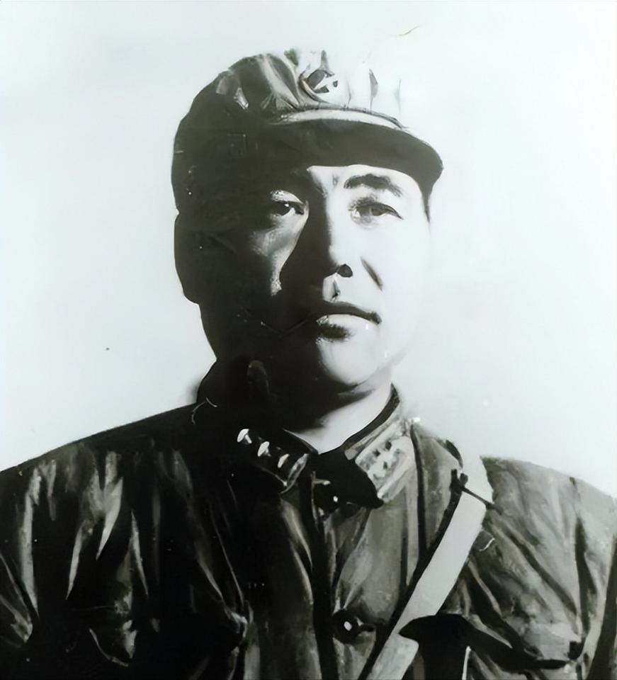 1967年，深夜，战斗英雄郭兴福，含泪带着妻子、孩子们自杀，结果他和妻子被救下，
