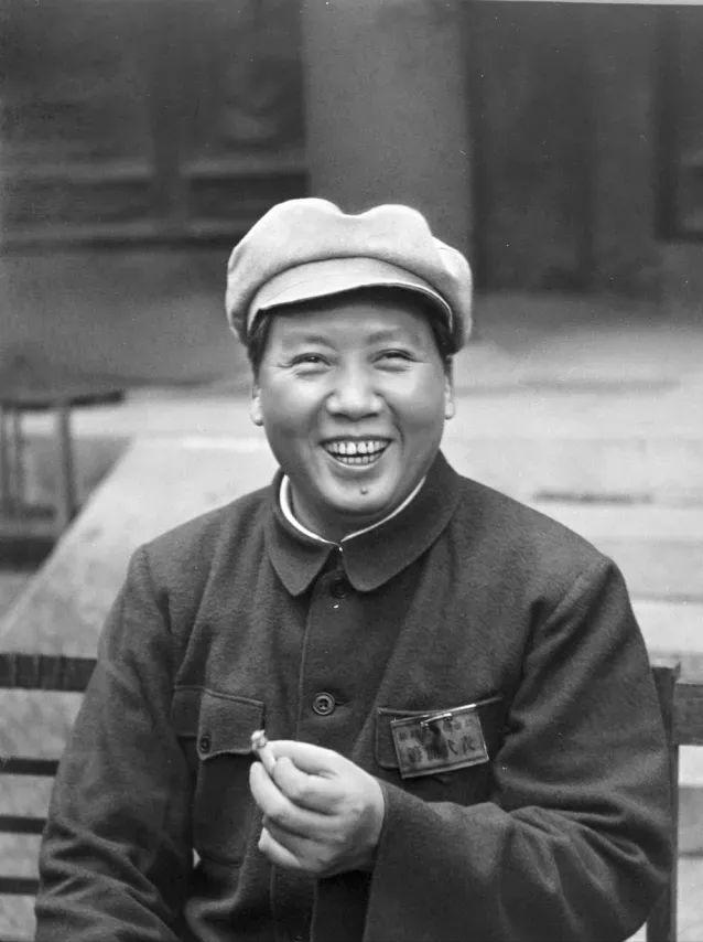 毛主席曾一语道破日本侵华的真实原因！很多人聊起日本侵华，只觉得是日本野心太大，