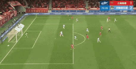 大连英博再遇“双标吹罚”！几乎同样的压人进球，上海海港刘祝润就被吹罚进球无效[泪