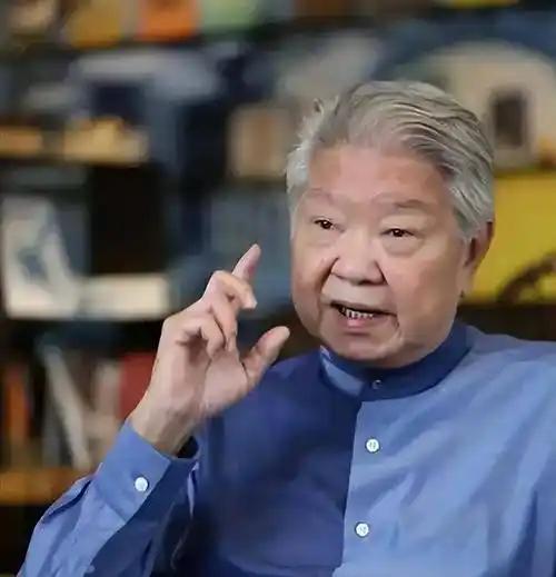 蔡澜说：情人走到最后，靠的从来不是感情，也不是花言巧语，更不是那半个小时。当两个