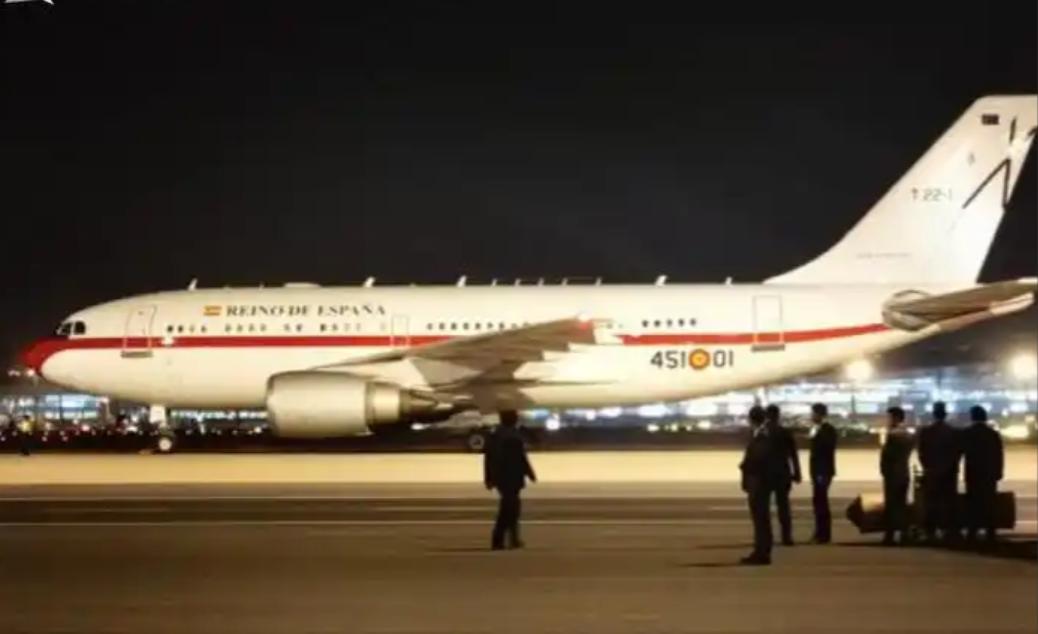没红地毯，没仪仗队，西班牙首相脸都“绿”了！ 当地时间5月3日，西班牙首相桑