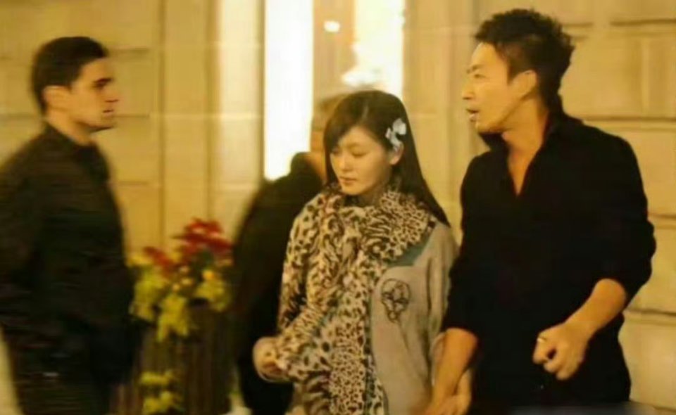 大S和汪小菲刚认识的时候眼睛里都闪着光