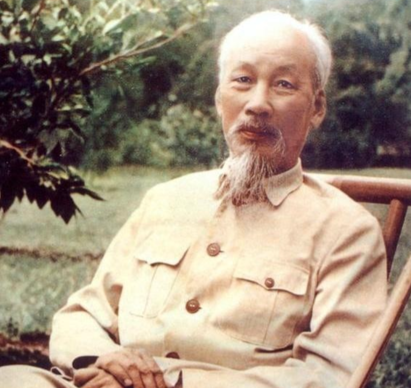 胡志明，1890年5月19日生于越南，本名阮必成。1924年化名李瑞前往广州，偶