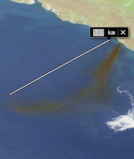 乌克兰攻击无人机在夜间成功击中了俄罗斯图阿普谢炼油厂，引发了该炼油厂的火灾，燃起