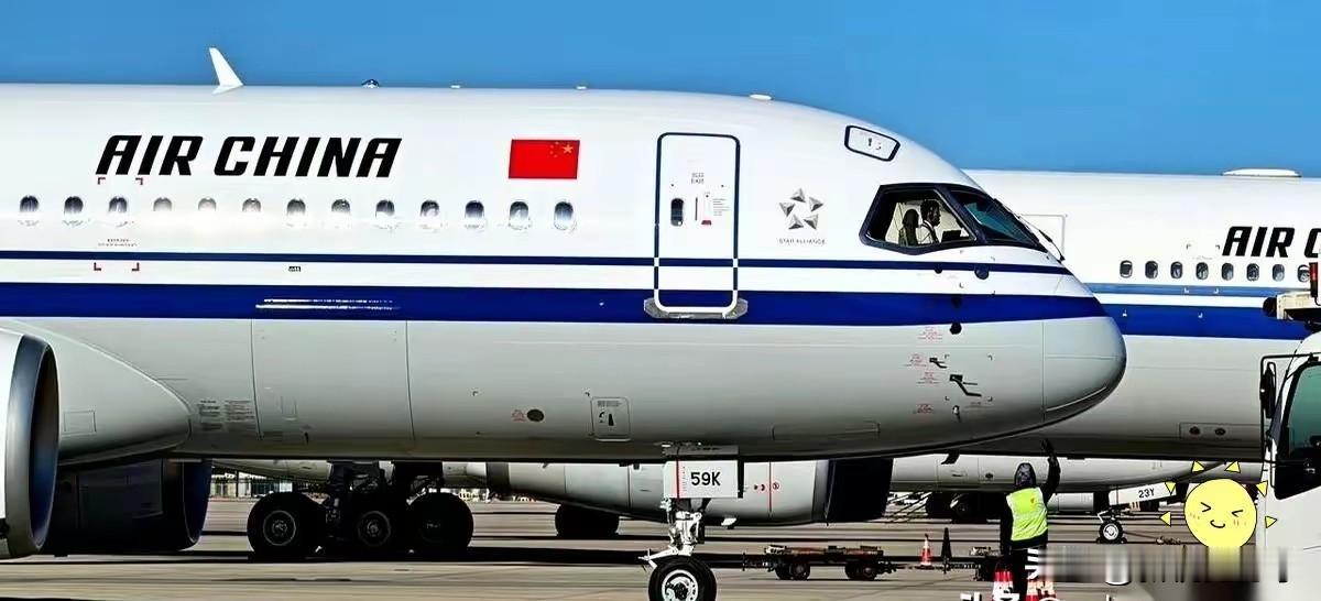 国产大飞机C919，1月份到现在，一架没交。​​但就在昨天，全国的天空上，它的