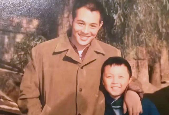 我成了追星的人了？——不知道为什么，挺喜欢谢苗的。少年成名，中年了，慢慢步入自