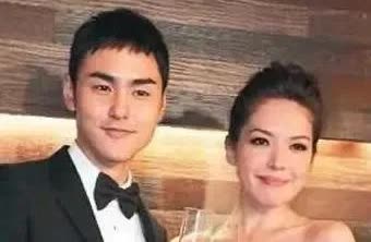 和渣男阮经天纠缠8年被抛弃嫁给同学又以离婚告终没想到嫁给了唐嫣不要的男人