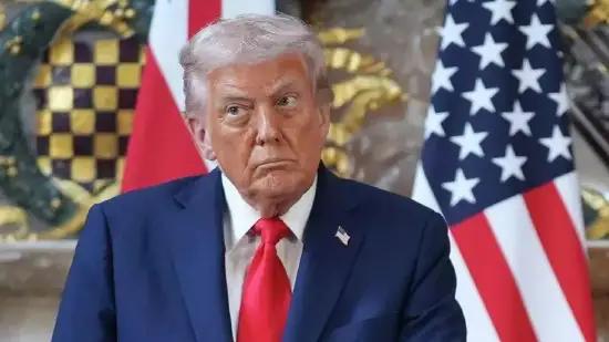 美国软化，特朗普一天都没坚持就对华改口了，中方出手两招制敌在特朗普挥舞起关税