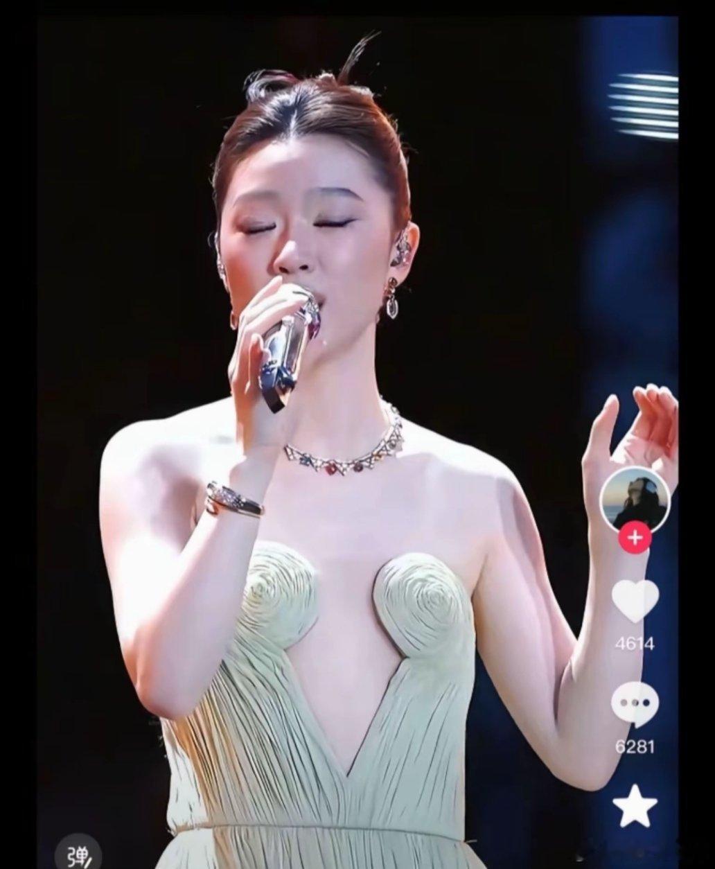 单依纯的造型师学习一下吧……​​​