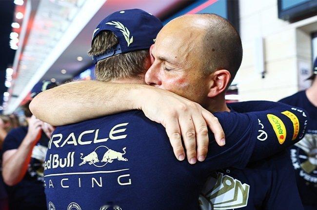 亦师亦友维斯塔潘近日谈到GP离开红牛时表示：“他跟我说，他收到一份报价以及具体的