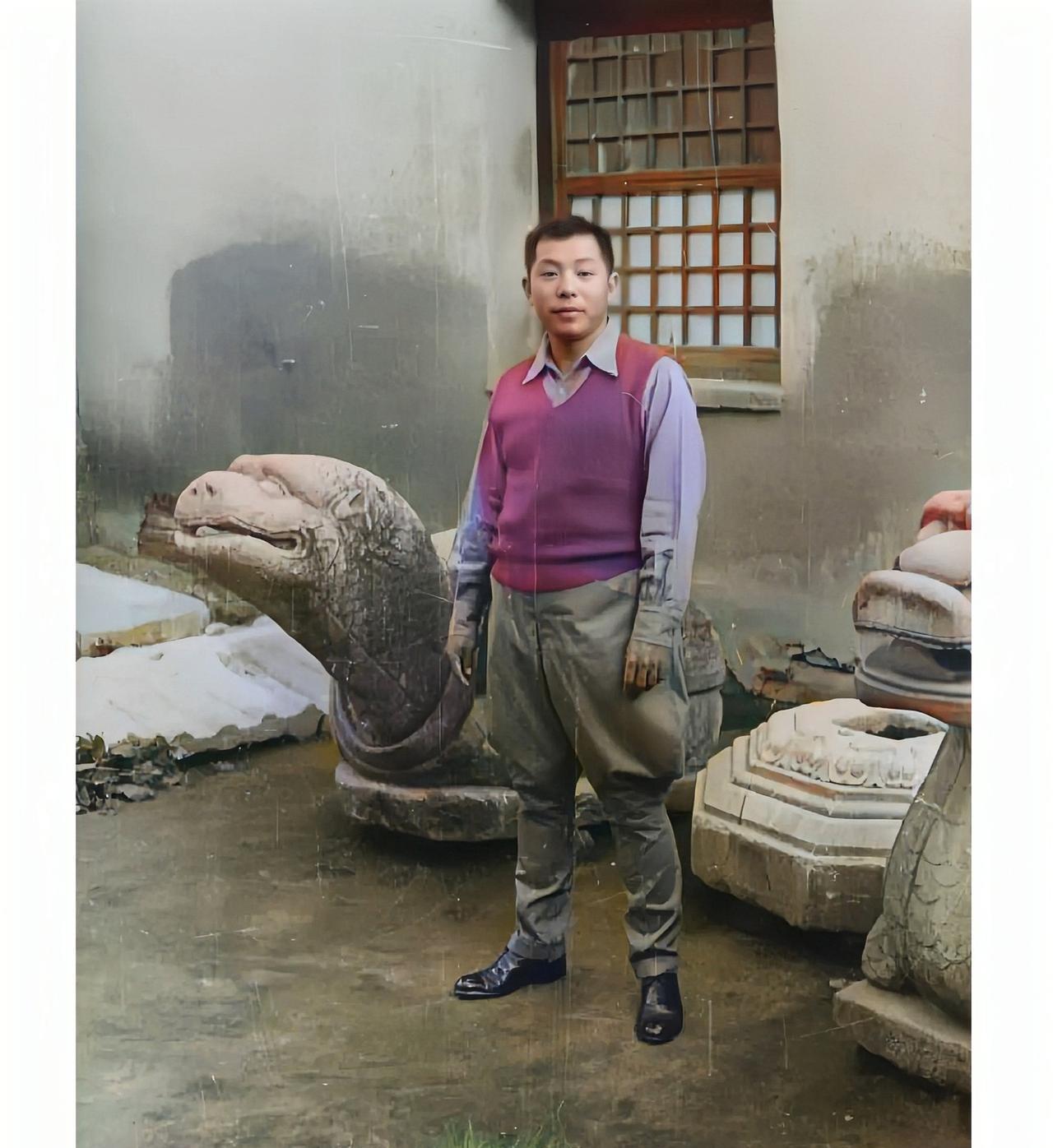 这才是1935年34岁张学良在西安的真实貌相，都看一下呗！这不是演戏，也不是电视
