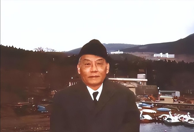 1982年熊向晖准备退休，叶帅给中央提意见：他还年轻，应出来做事1982年，