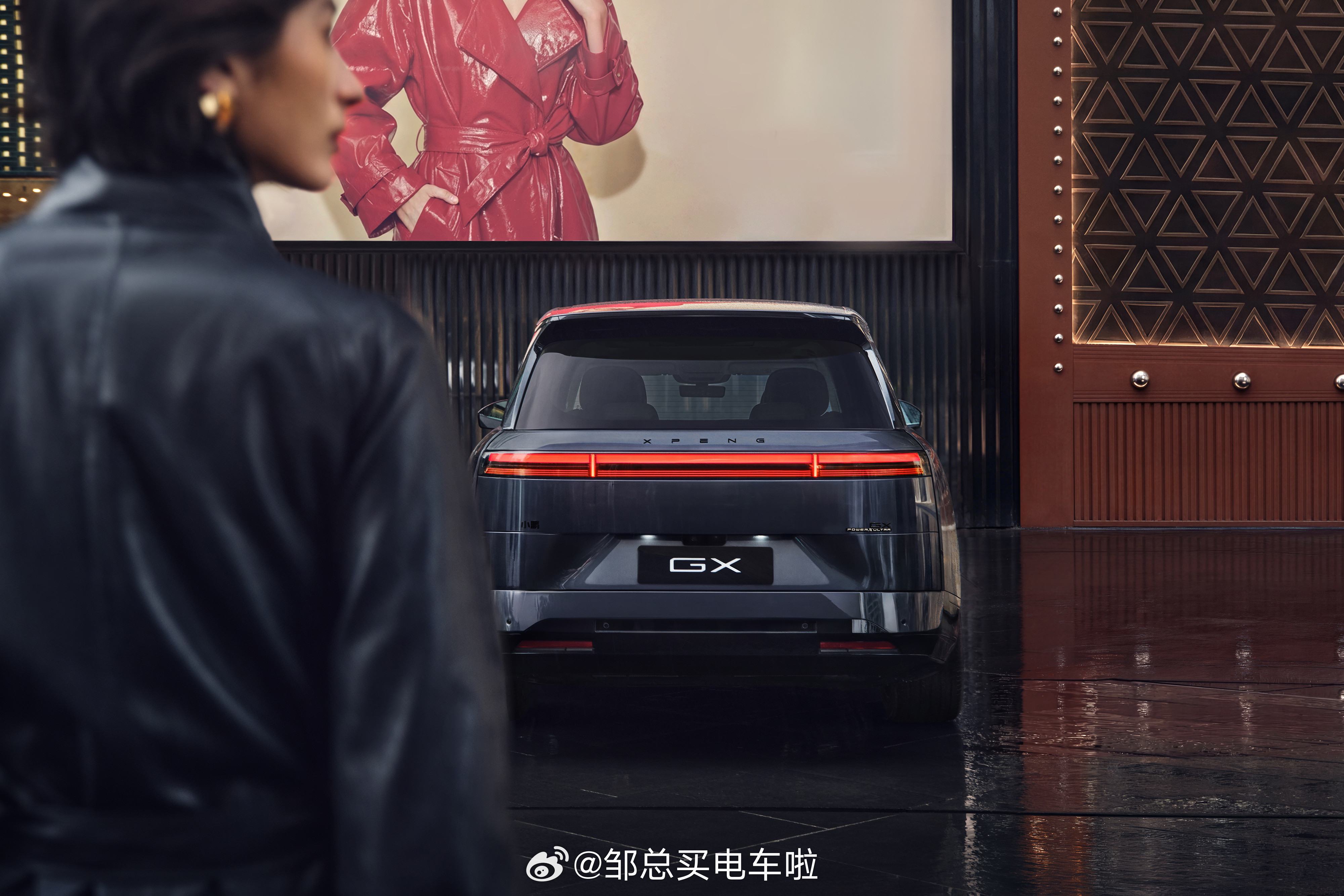 我一直觉得，“揽胜”的意义，从来不是一台车，而是一个符号：是属于一群人的“身份名