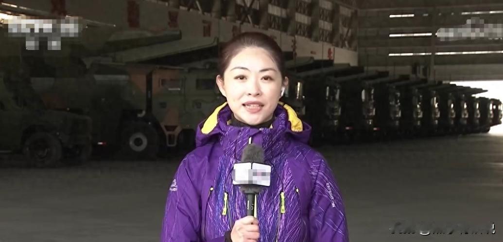 东风17大批亮相，外形有变化，新型号已服役？2026年1月4日，央视在报道火箭