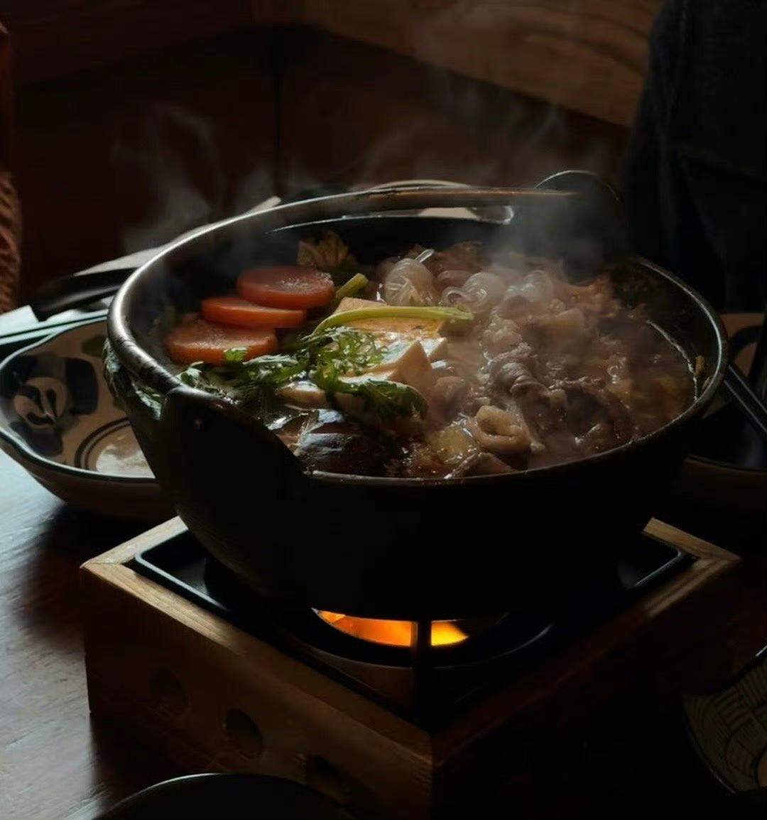 在冬天和热气腾腾的食物靠的近一些