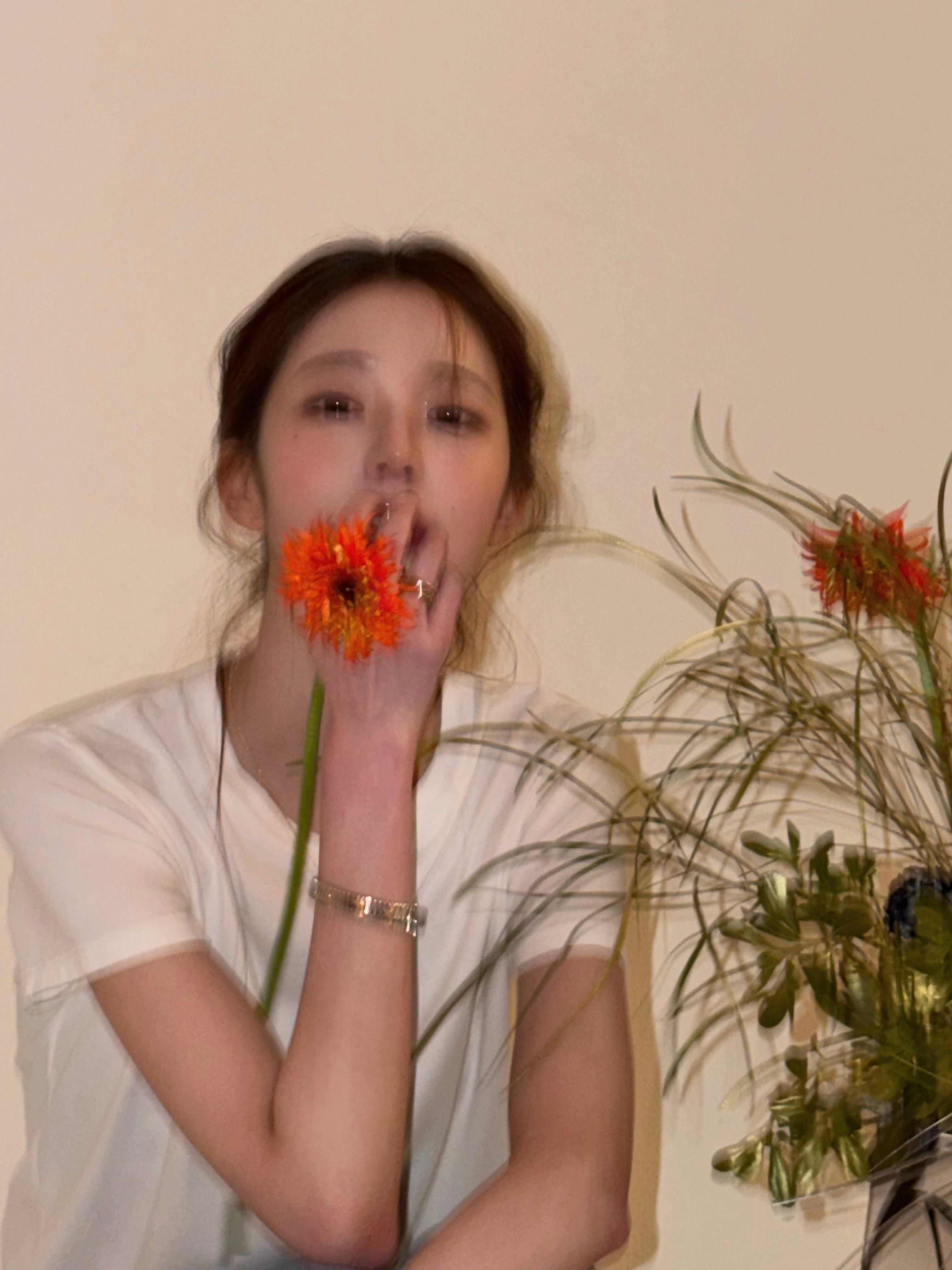 恋综女嘉宾撞脸张元英像在哪里？