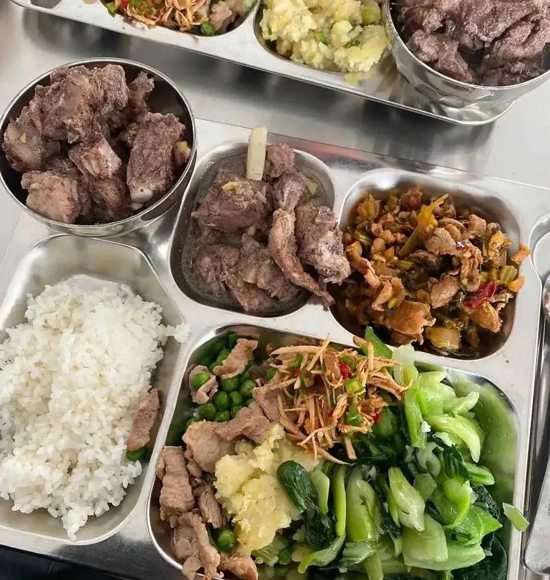 上班的动力：食堂8元餐