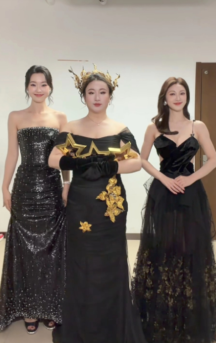 恭喜管乐，锤锤，小婉得奖，以后继续大放光彩！越来越棒！