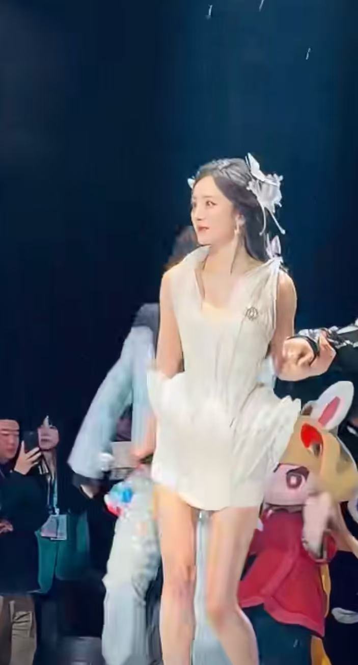 杨幂王者荣耀活动直拍杨幂王者荣耀直拍杨幂王者荣耀直拍，美美，😘😘​