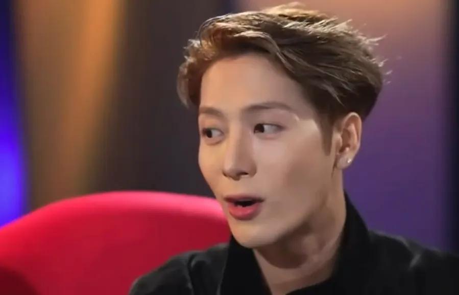 王嘉尔真是real到不行！31岁接受采访时大方承认30岁后为工作做医美，还说别人