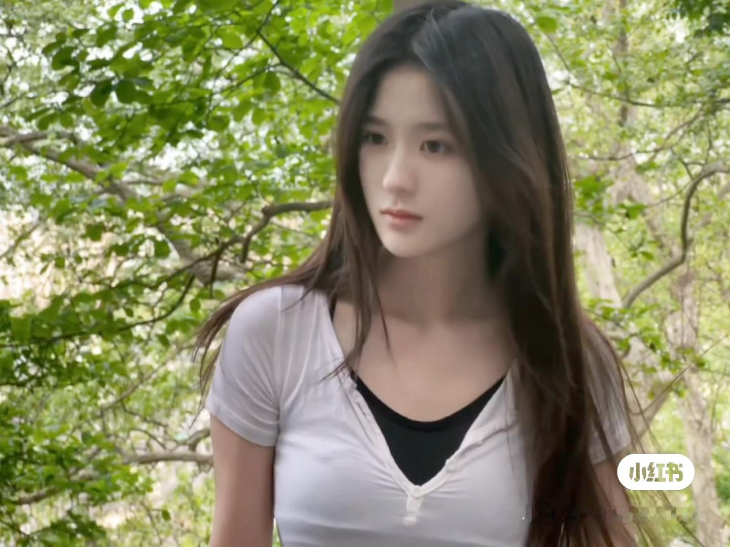 天呐太美了我素颜长这样做梦都能笑醒…..