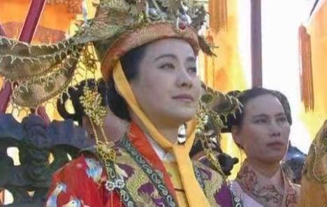 今日话题：朱元璋的妃子敢跟马皇后斗吗？？？网友甲：这么跟你说，朱元璋也不敢跟