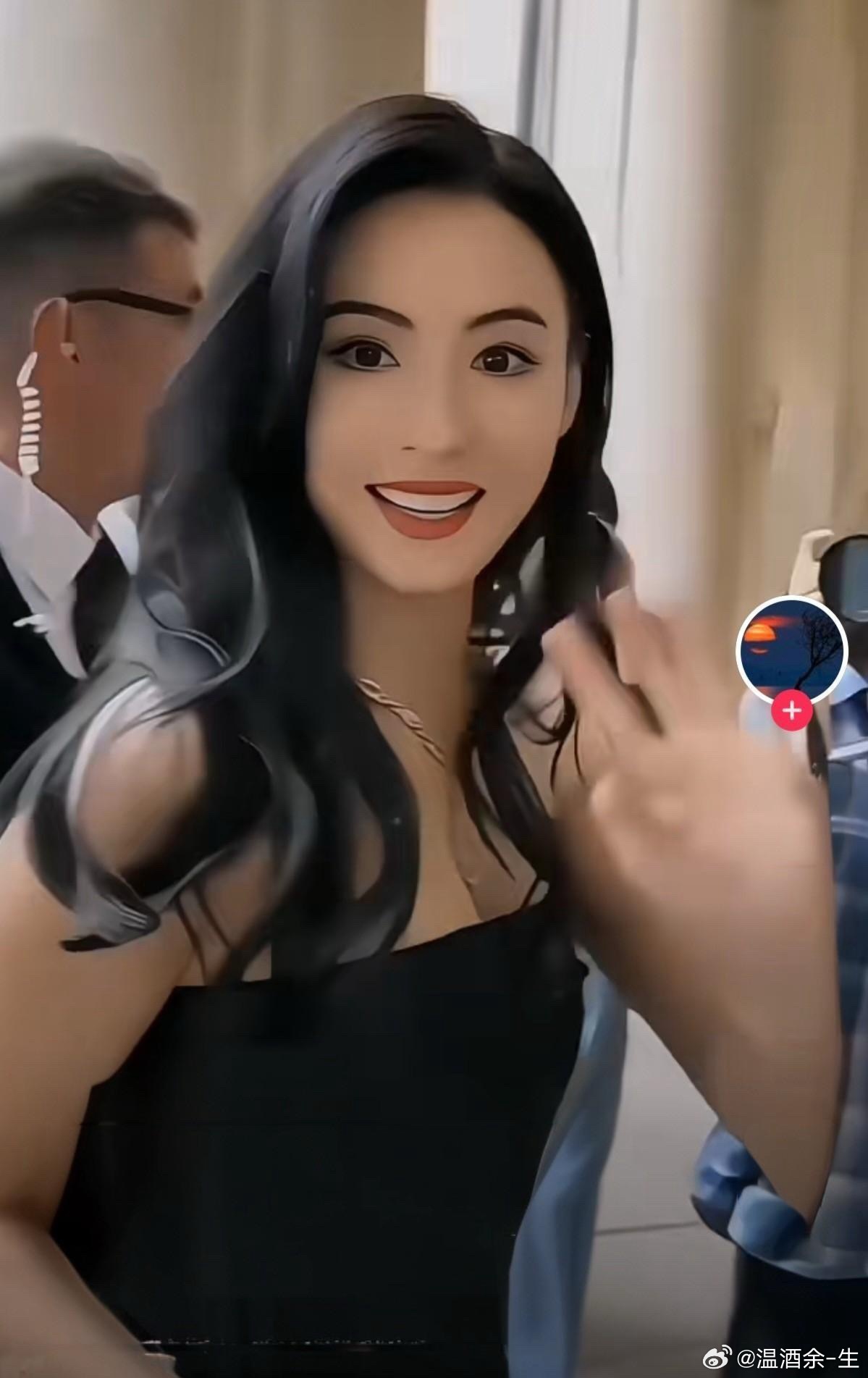 真的挺让人意外的，这次香港火灾，张柏芝捐100万港币，她一个人养三个儿子，开支不