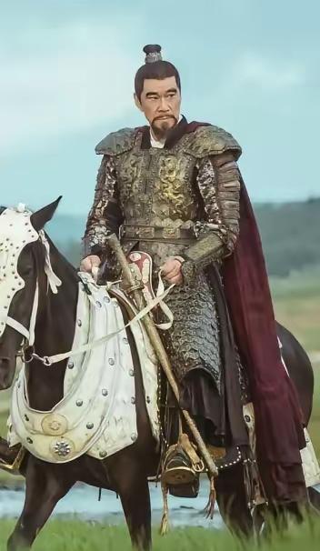 永乐七年，朱棣夜巡军营遇士兵赌博，朱棣怒斥，然而士兵以为是新来的监军，耐烦道监