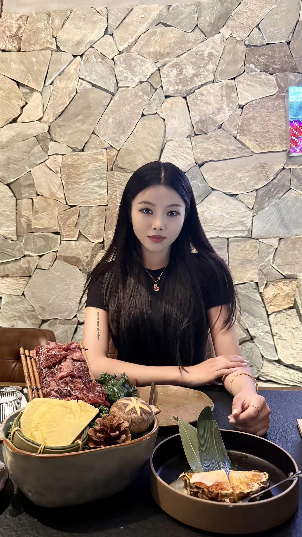 终于成了那个一边哭一边搞定所有事情的可爱女人老派少女的ootd已婚女人出片圣地