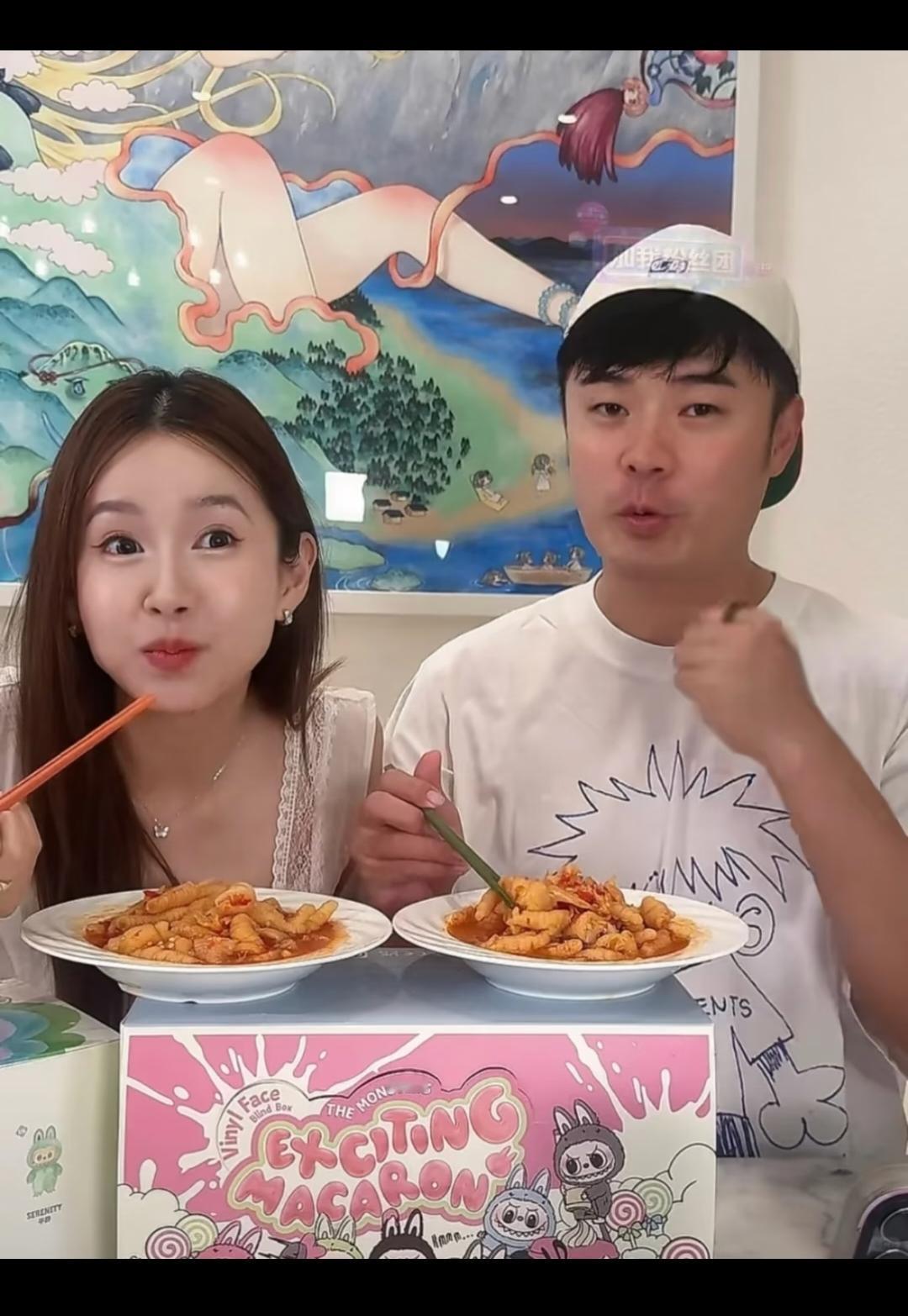 你们两个现如今能光明正大的出现在大众面前还是得谢谢前妻吧！当年前妻忍着伤痛还是