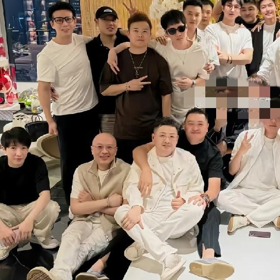 网传伽柏没有离开辛选，现身杭州私宴，难道我们都被骗了吗？不少人之前传言