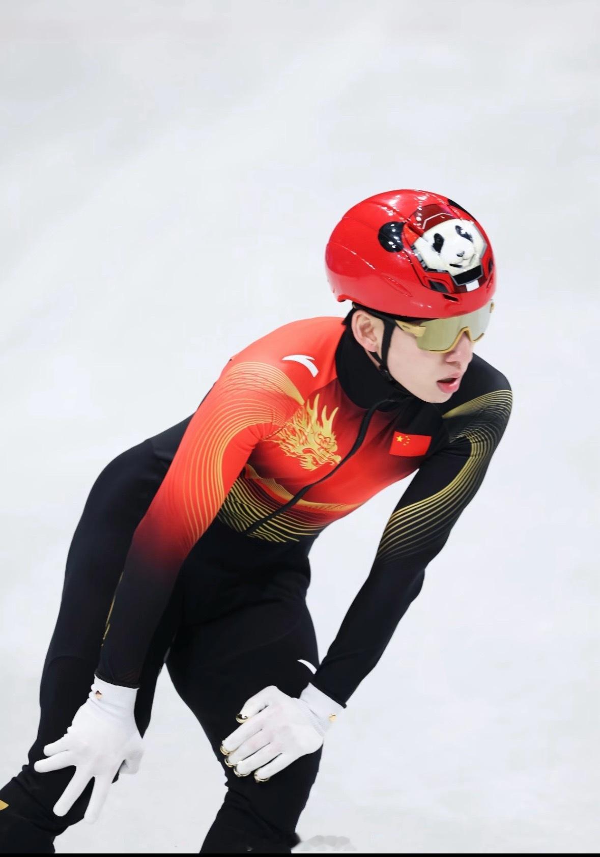 林孝埈500米突出重围冬奥米兰当地时间2月18日，男子500米决赛将决出最终冠