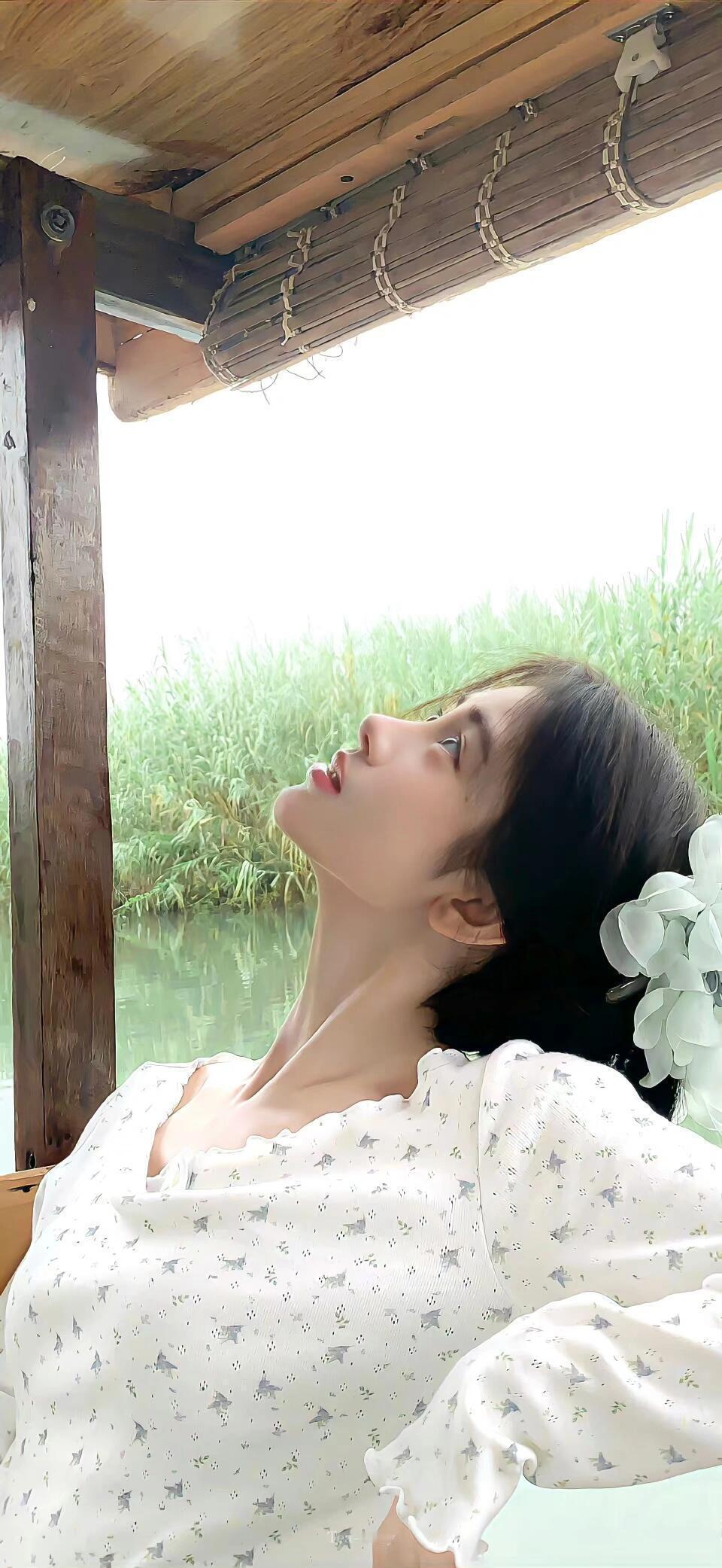 鞠婧祎全屏壁纸非常活力四射喔​​​