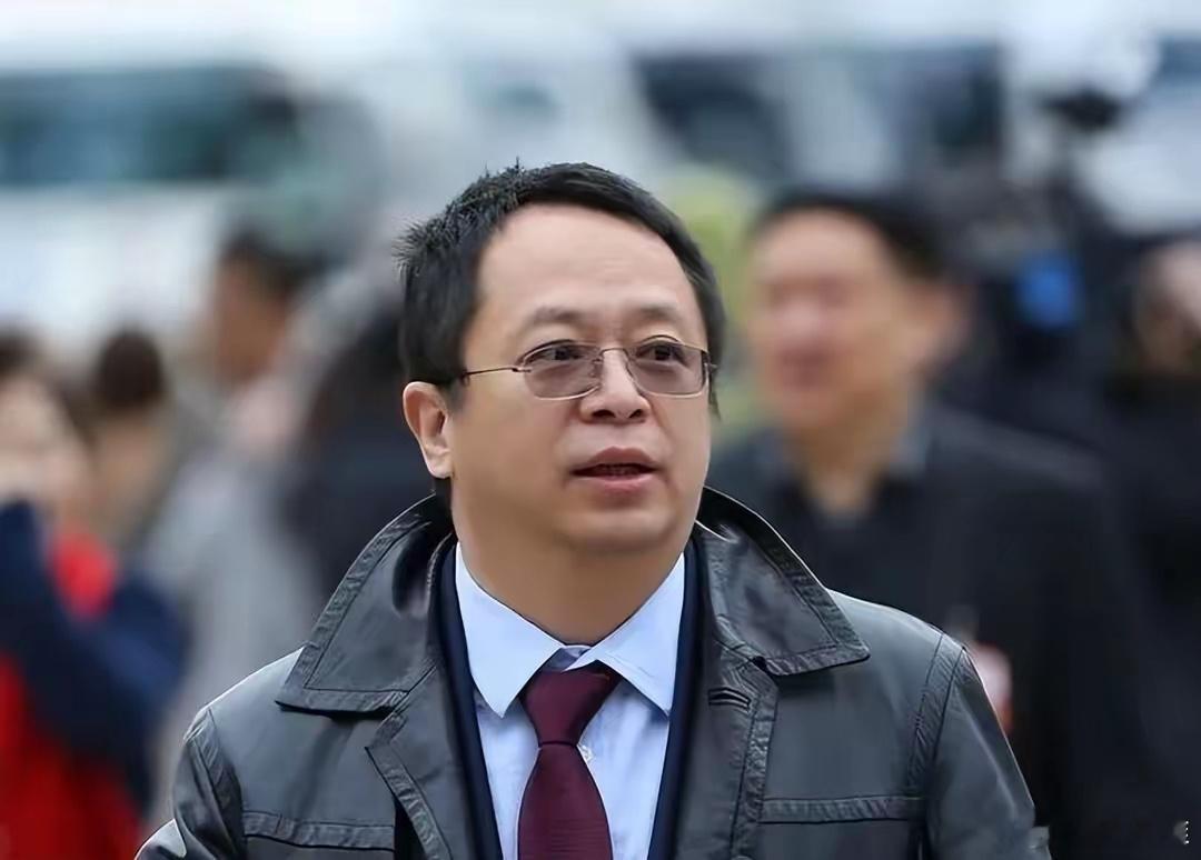 所有的互联网大佬里面，红衣教主周鸿祎算是活得很通透和潇洒的。离婚后恢复单身的他，