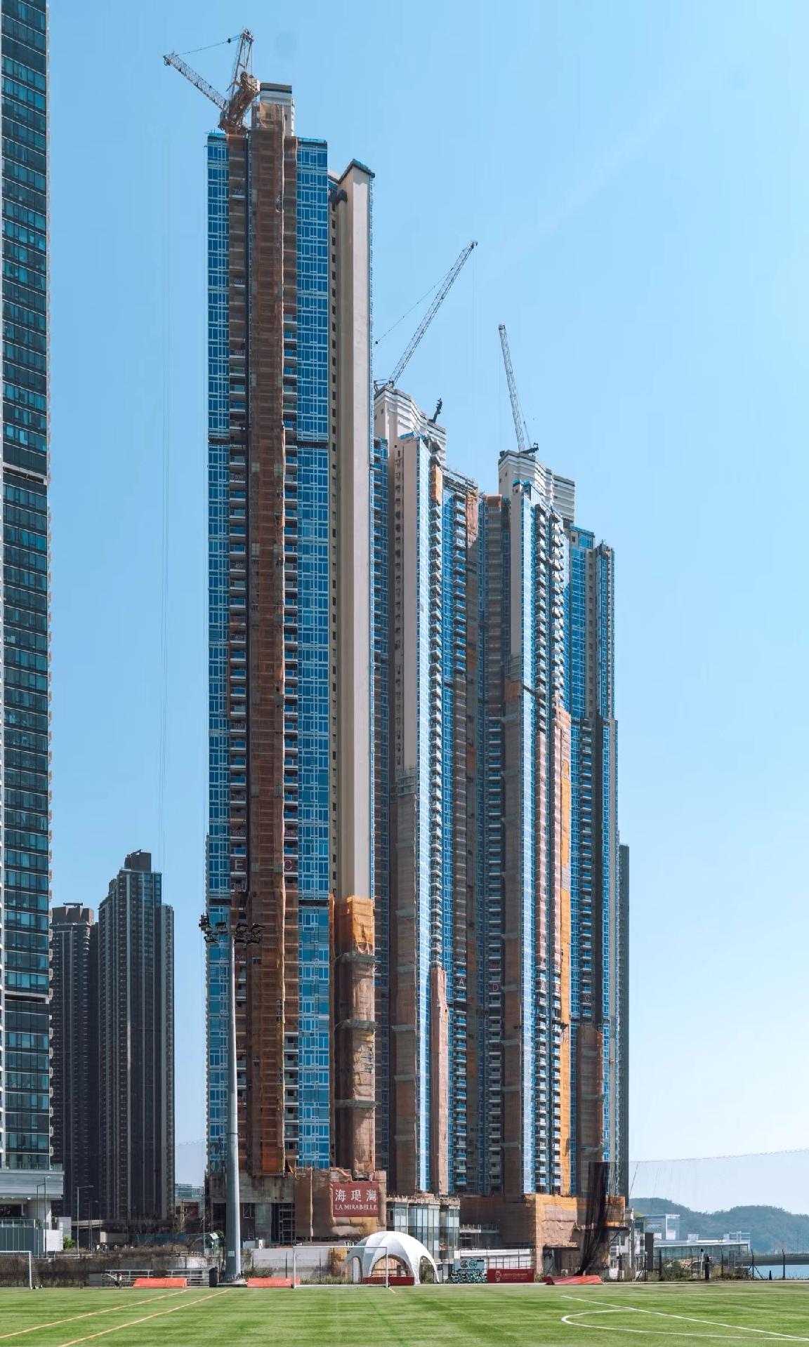 香港海瑅湾太火了！作为港铁康城站上盖临海压轴一期项目，由信和置业等多家企业合作开