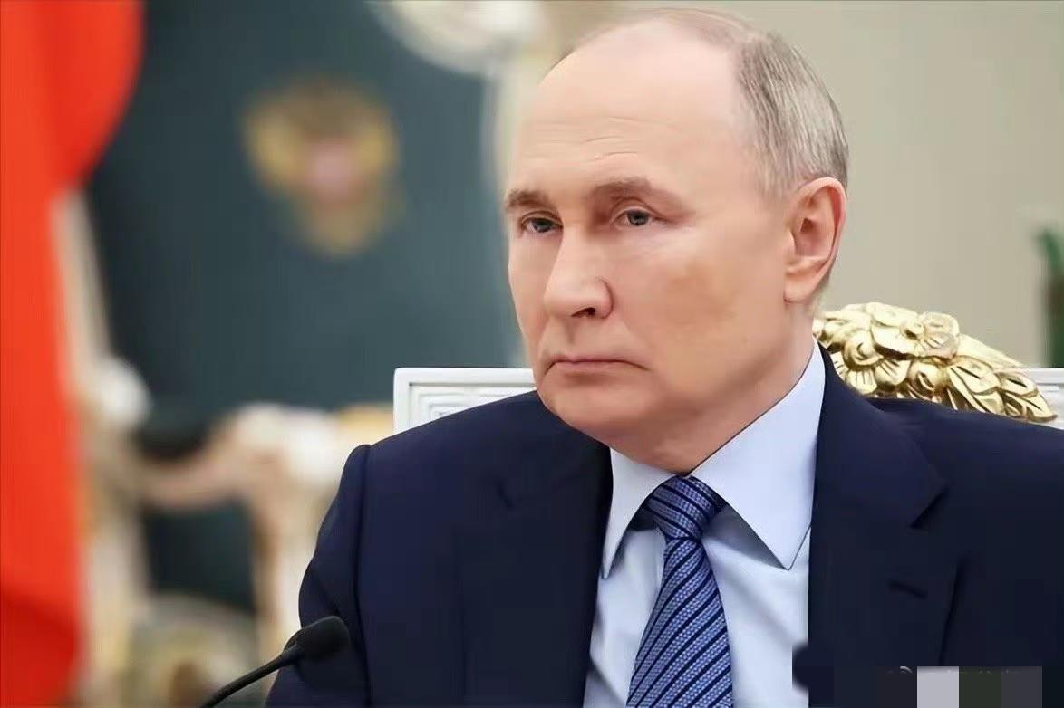 哈梅内伊之死对俄罗斯造成沉重打击，使普京陷入双重困境。一方面，伊朗实战中暴露