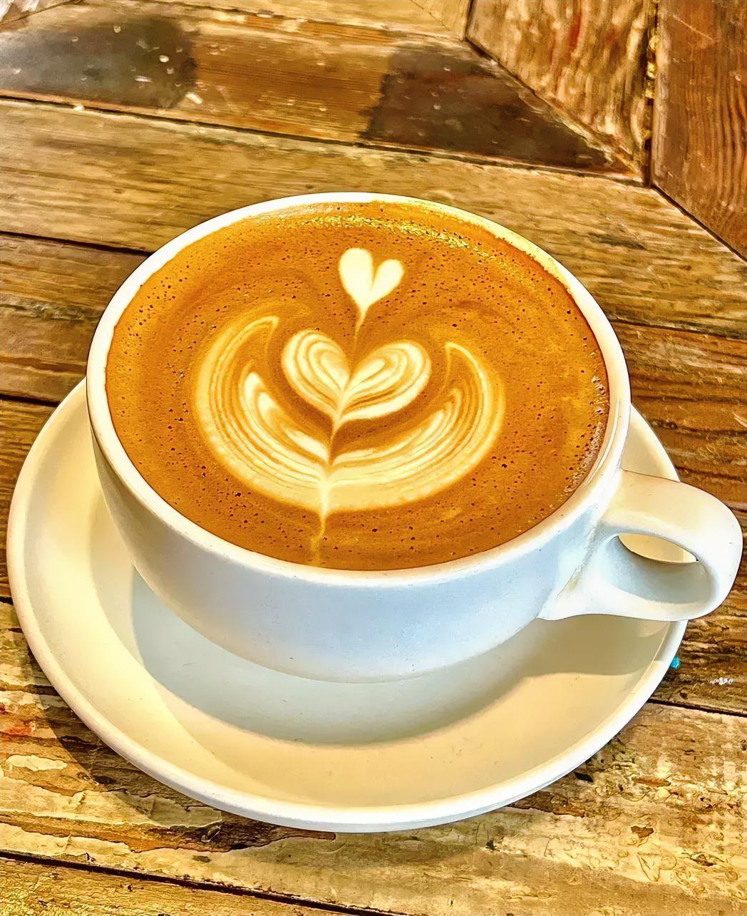 日前看到一则咖啡☕广告，心情💢大跌！感觉视频拍得过于～形式，似某些小团队制作的