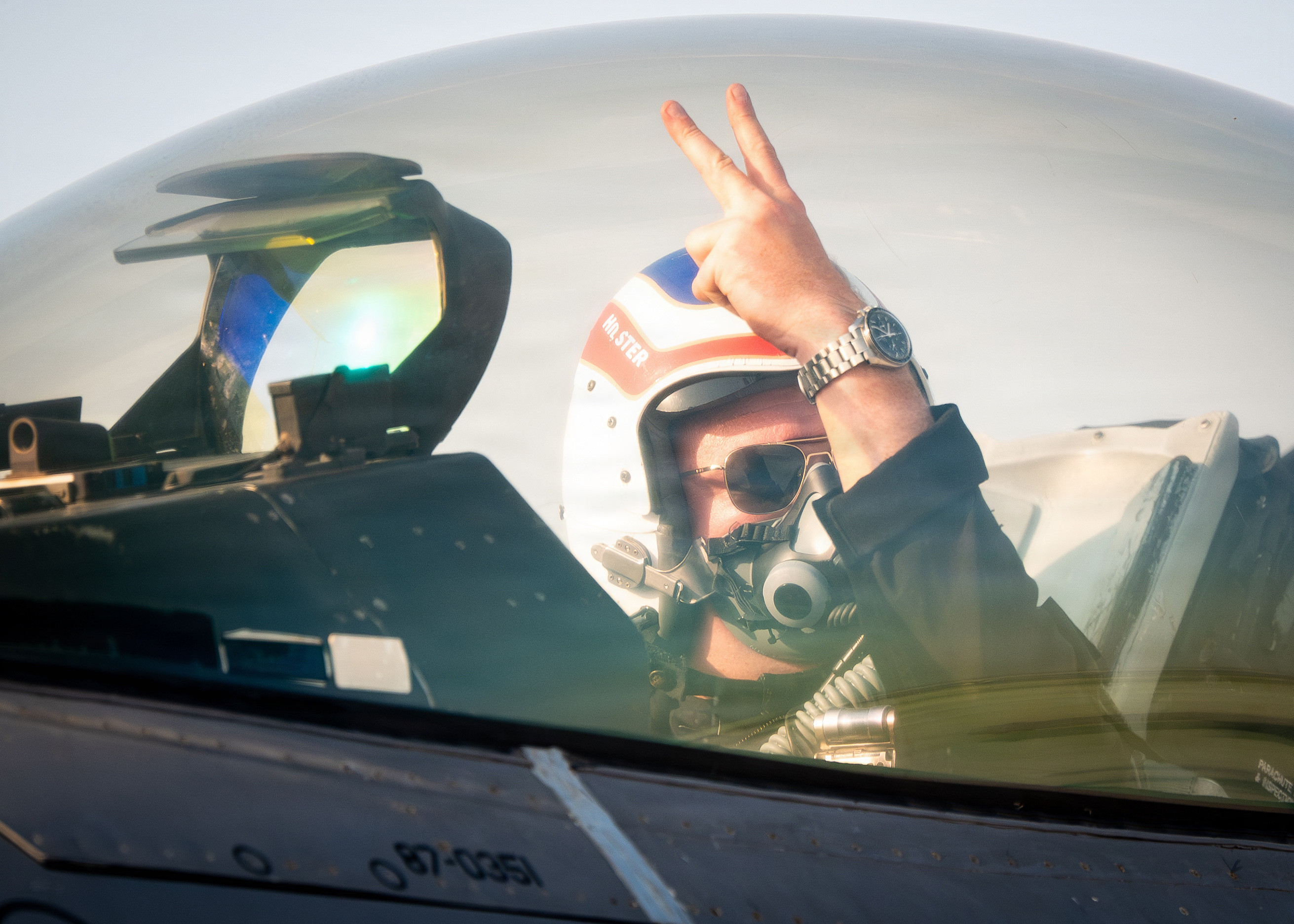 F-16蝰蛇表演队出访迪拜航展