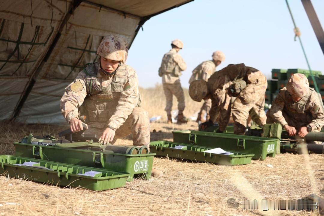 步兵分队，重火器时刻准备战斗！近日，东部战区陆军第71集团军“临汾旅”，展开高强