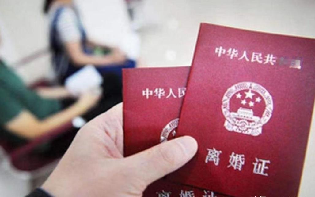 上海，父母怕结婚后女儿受委屈，悄悄公证将295万赠与女儿，明确只归女儿个人，跟女