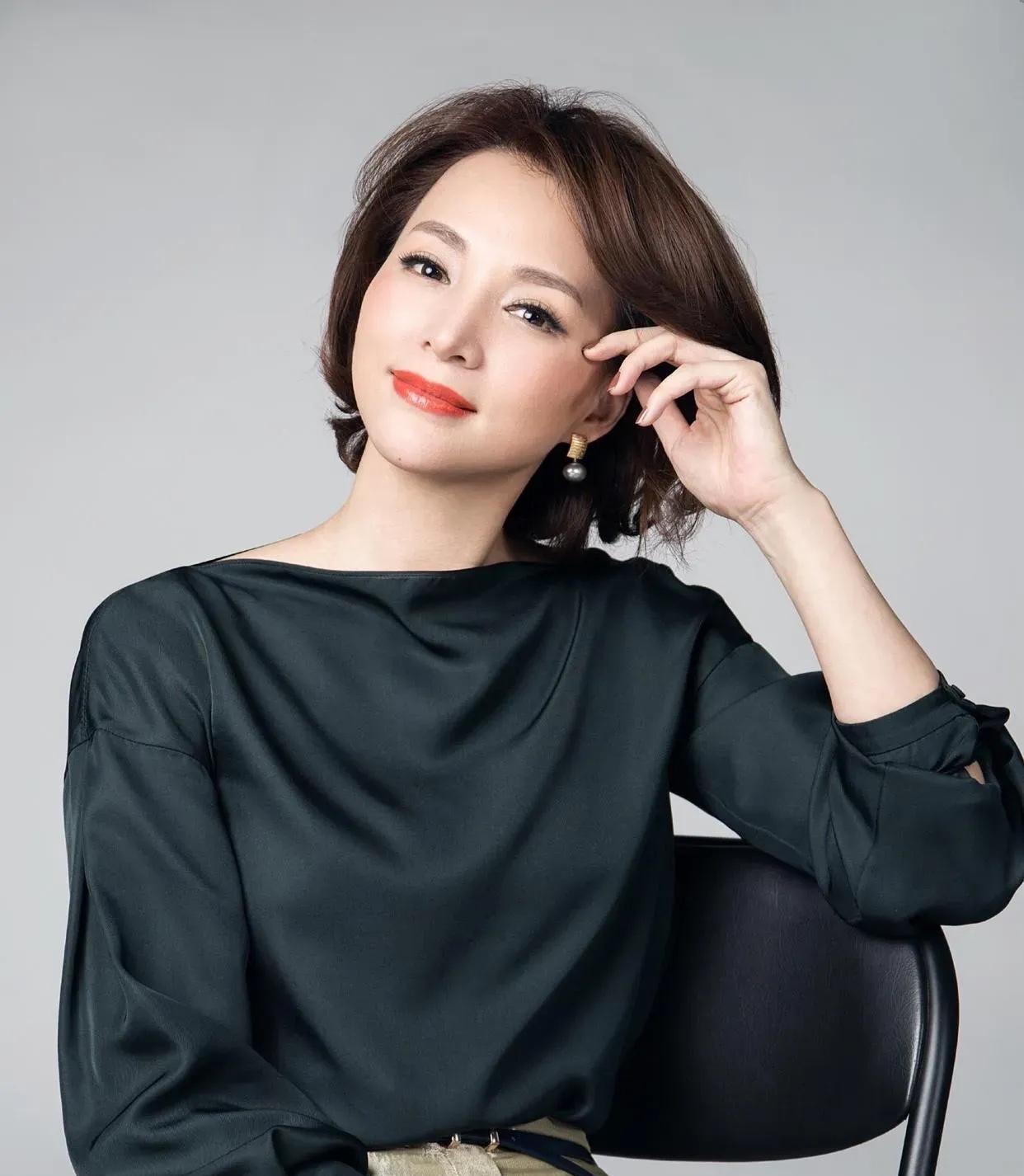 央视才女董卿给考虑结婚的女性朋友的10条忠告：1.婚姻中，如果女人太强势，哪怕