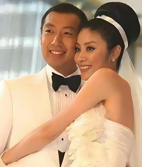 如果帅能当饭吃，那陈慧琳老公早饿死了!可惜人家老婆根本不需要他靠脸吃饭。说她老公