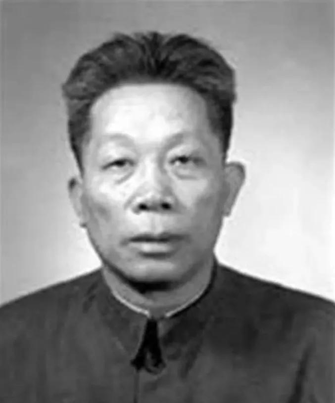 其实薛岳打仗是一把好手，在解放战争后期，他被蒋介石重新启用后，他还想着和解放军在