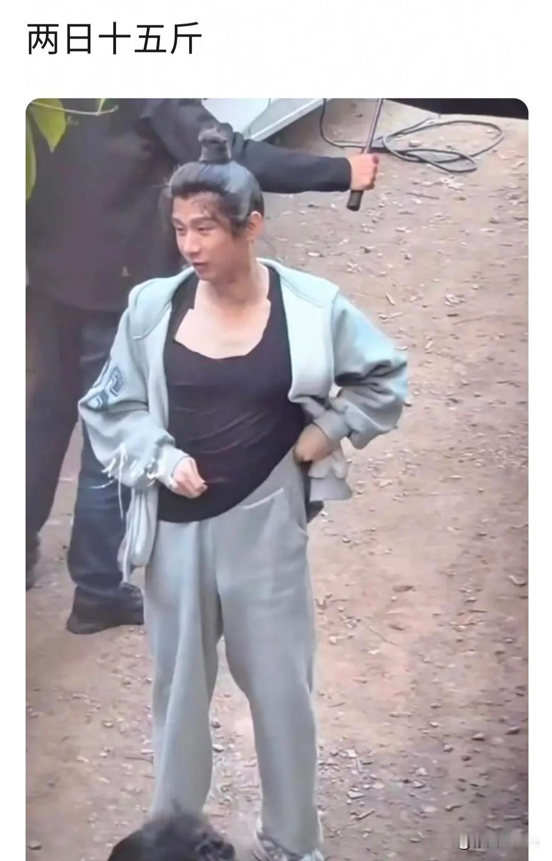 12月30日，成毅《两京十四计》便服路透！代拍拍到成毅便服路透，成毅对家看到果