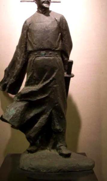 1283年，元大都刑场，文天祥头颅坠地，热血飞溅。妻子欧阳氏踉跄奔至刑场，获准收