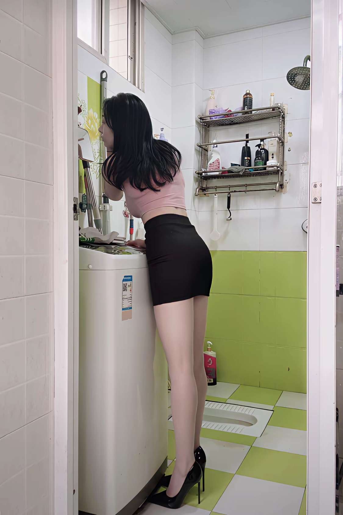 真不知道表弟有什么魅力，能娶到这么好看的老婆