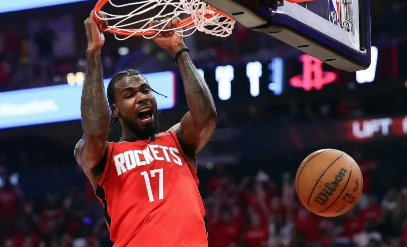 火箭队很可能用伊森和谢泼德去交易得到一位首发级别的后卫，这样阿门就可以继续打前锋